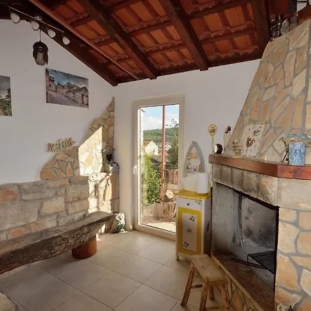 House Tihana Donje Selo na Šolti