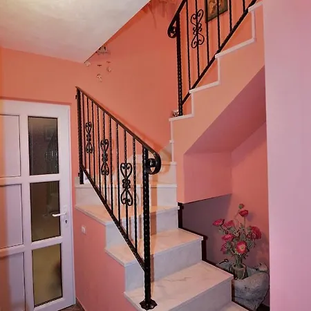 House Tihana *