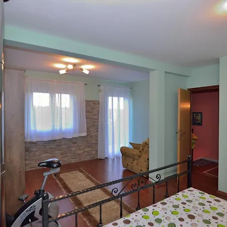 House Tihana